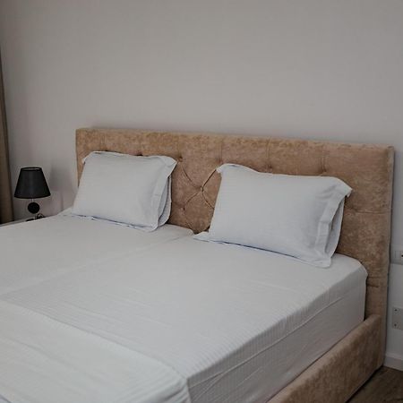 Riviera Hotel-City Center Vlorë Εξωτερικό φωτογραφία