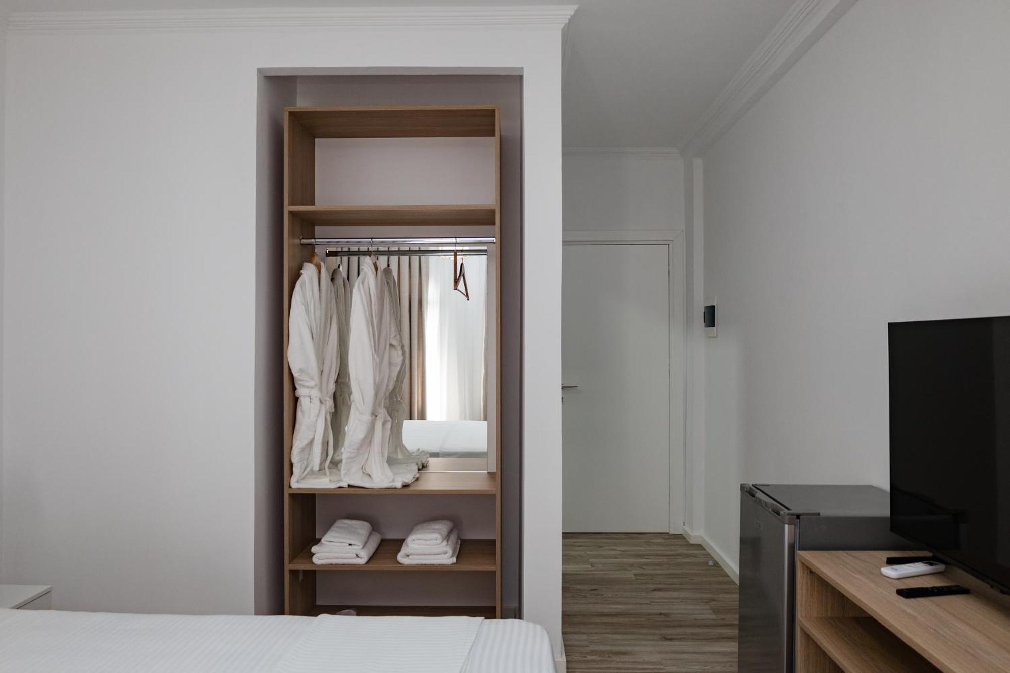 Riviera Hotel-City Center Vlorë Εξωτερικό φωτογραφία