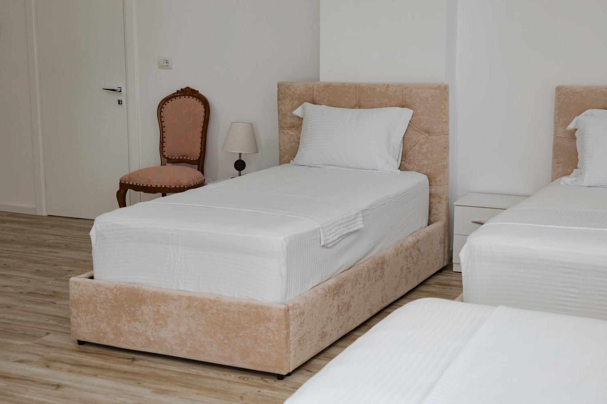 Riviera Hotel-City Center Vlorë Εξωτερικό φωτογραφία