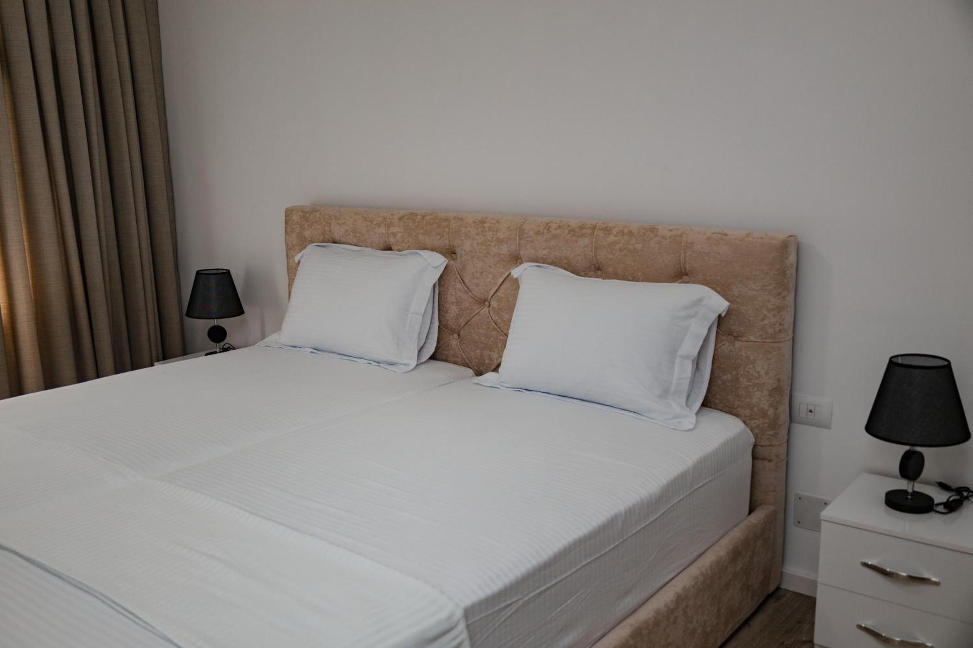 Riviera Hotel-City Center Vlorë Εξωτερικό φωτογραφία