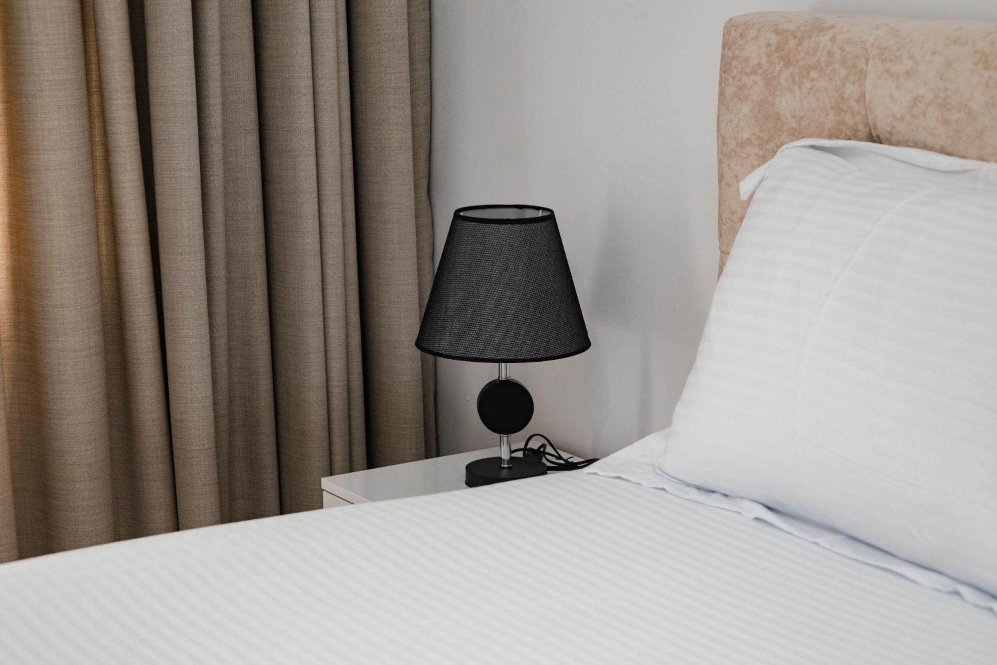 Riviera Hotel-City Center Vlorë Εξωτερικό φωτογραφία