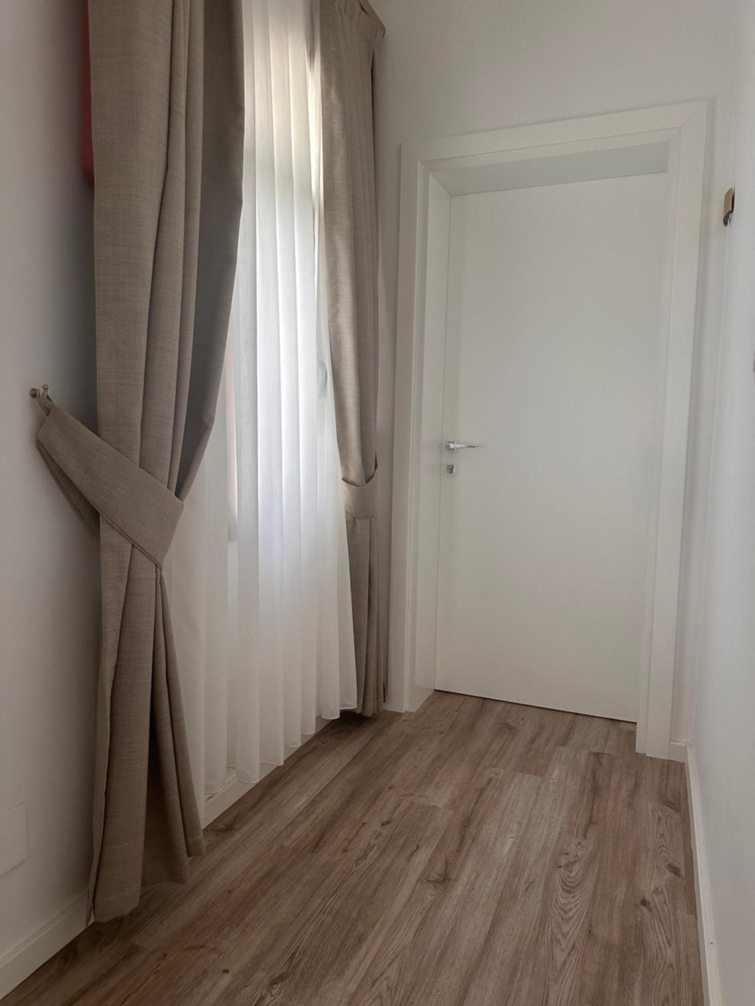 Riviera Hotel-City Center Vlorë Εξωτερικό φωτογραφία